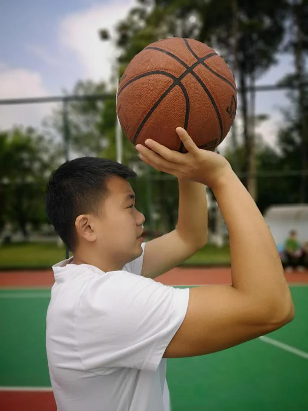篮球老将如何通过瑜伽提升柔韧性_1